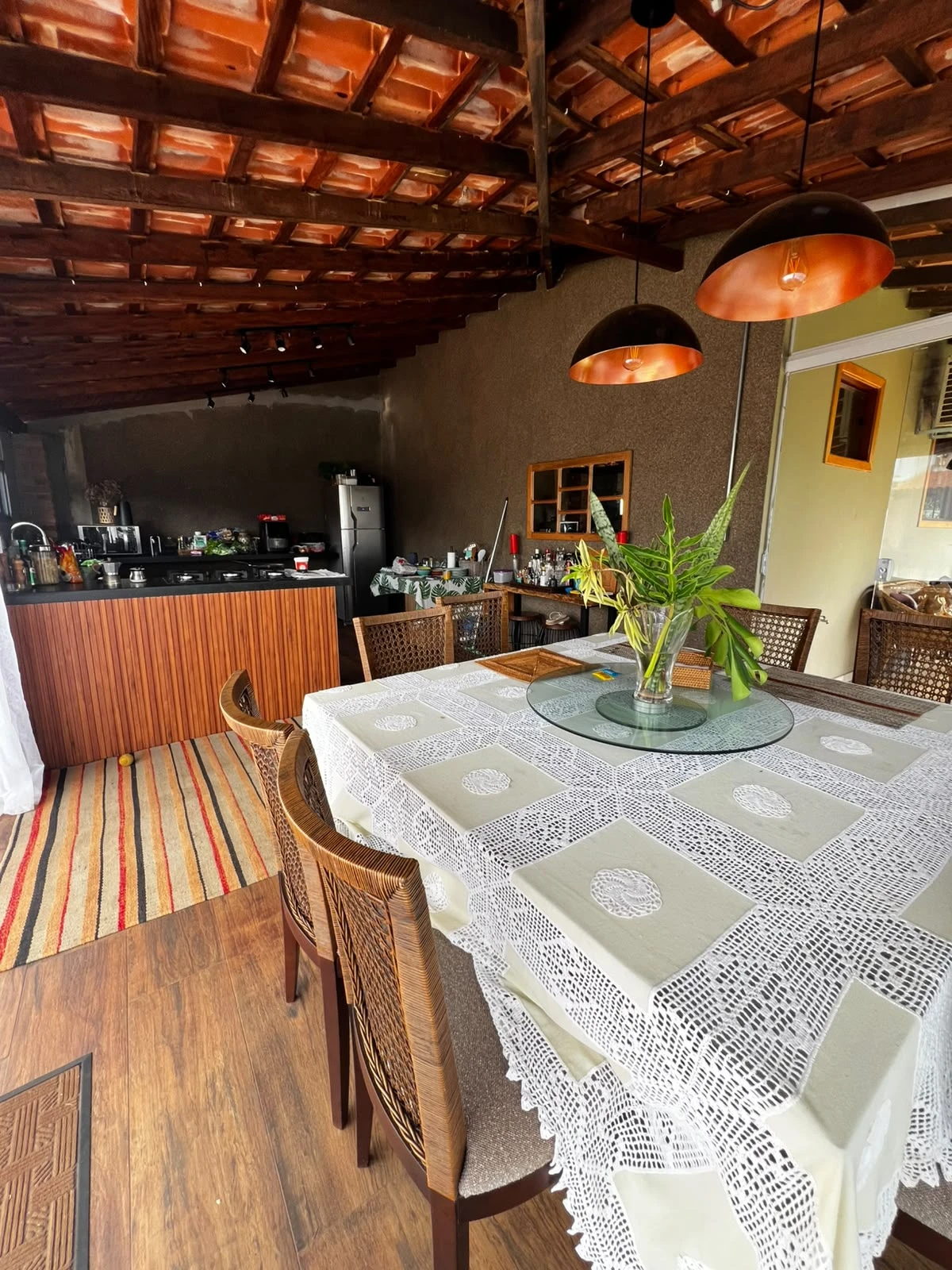 CASA COM AREA DE LAZER - JD ESMERALDA