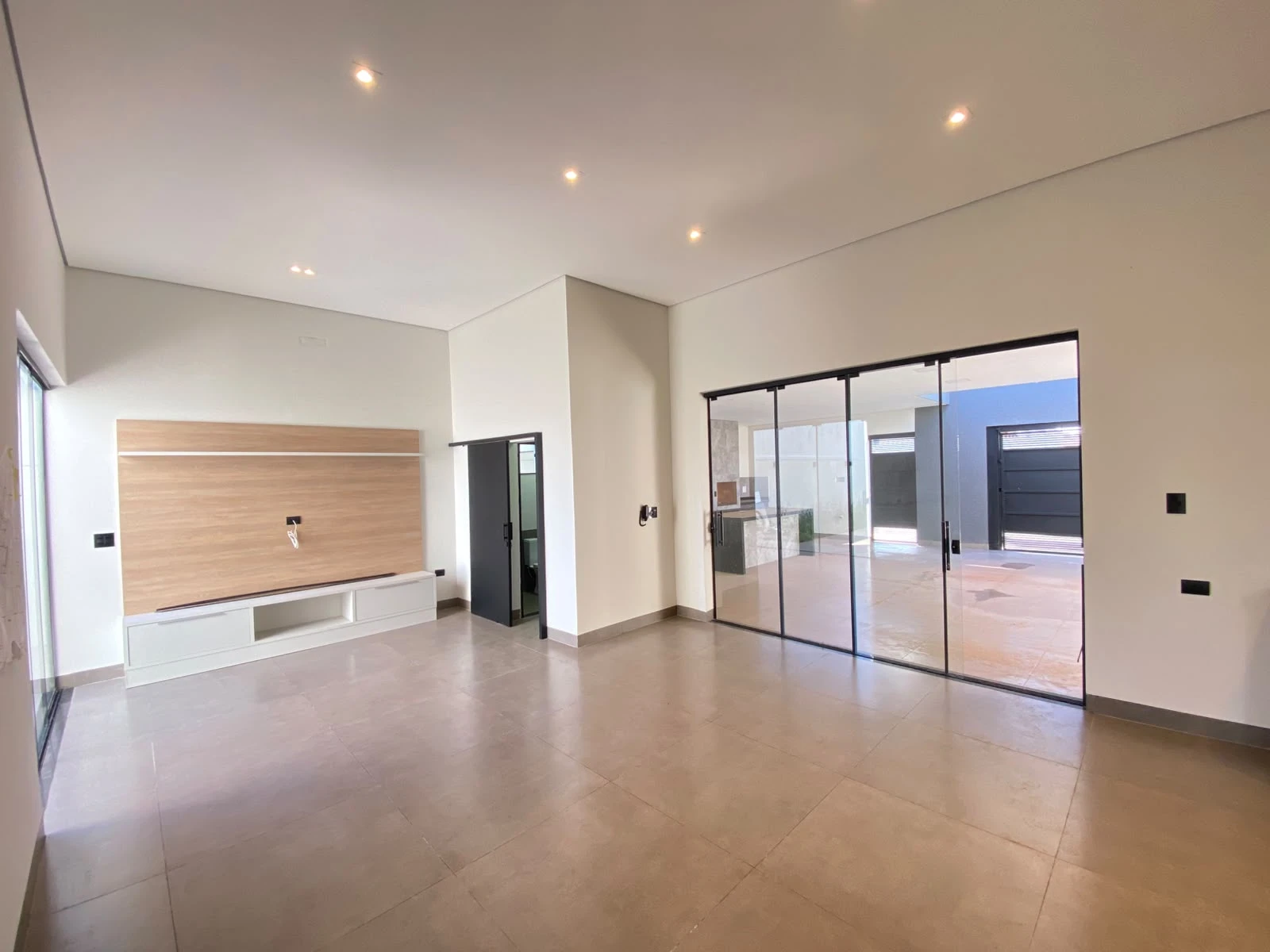 CASA À VENDA – JARDIM VALÊNCIA | ASSIS-SP