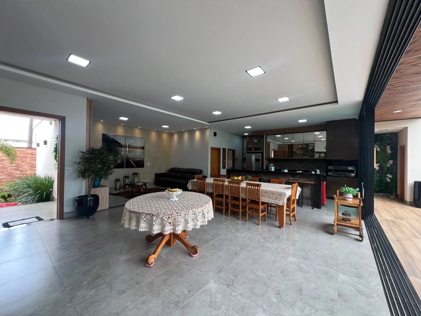 CASA DE ALTO PADRÃO À VENDA | REGIÃO CENTRAL | ASSIS