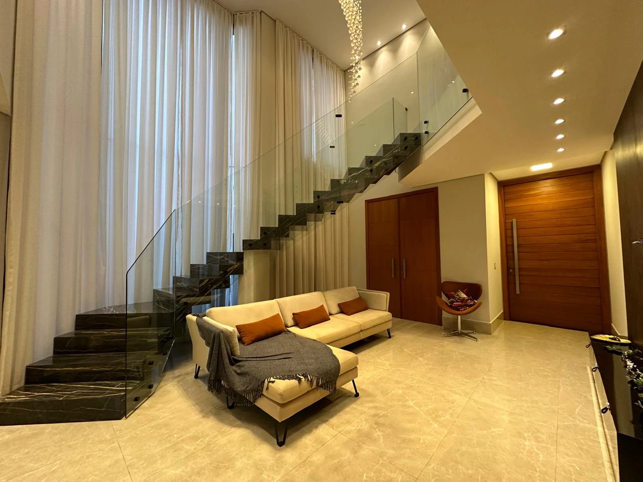 IMÓVEL ALTO PADRÃO RESIDENCIAL CASABLANCA