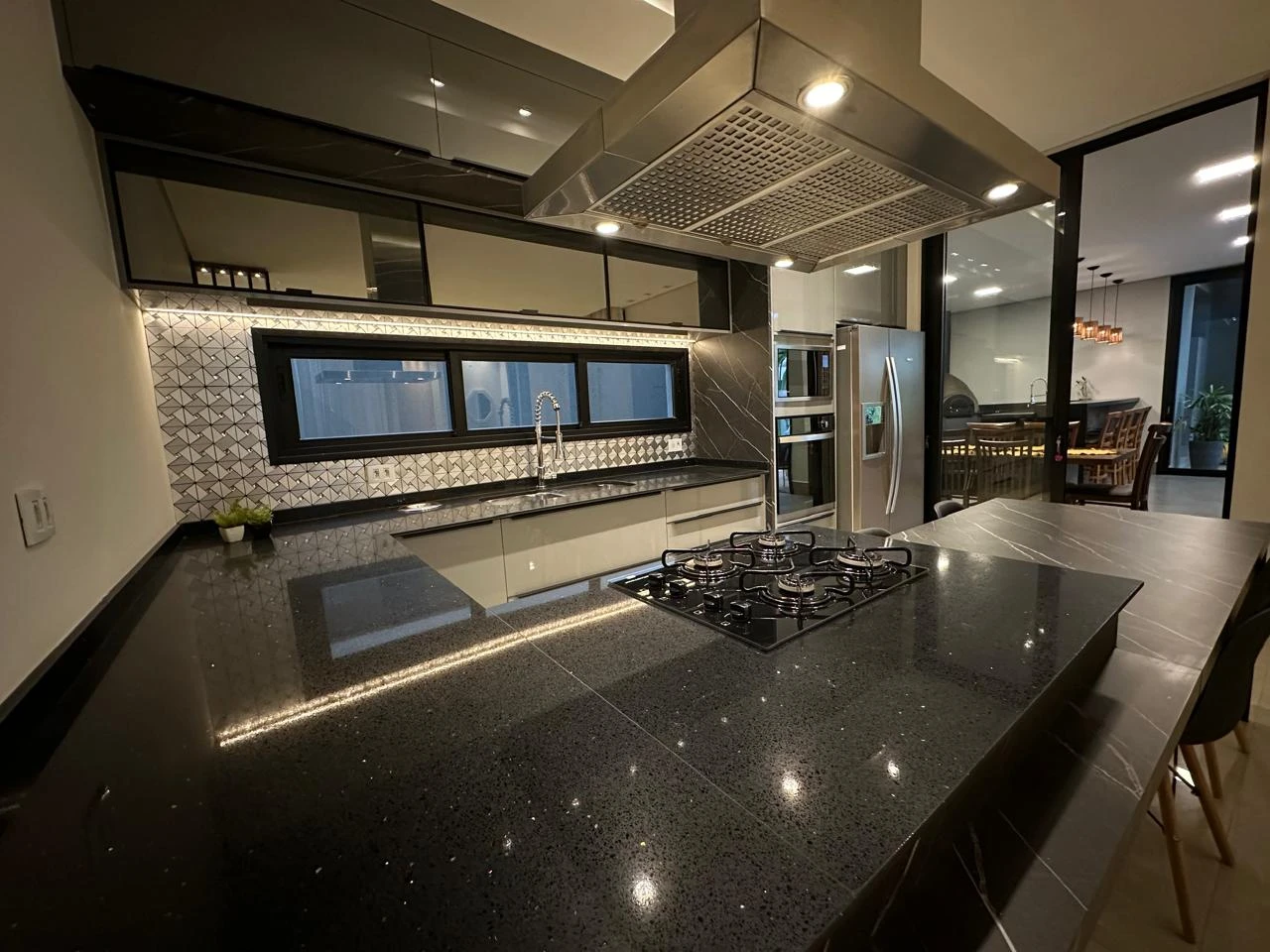 IMÓVEL ALTO PADRÃO RESIDENCIAL CASABLANCA