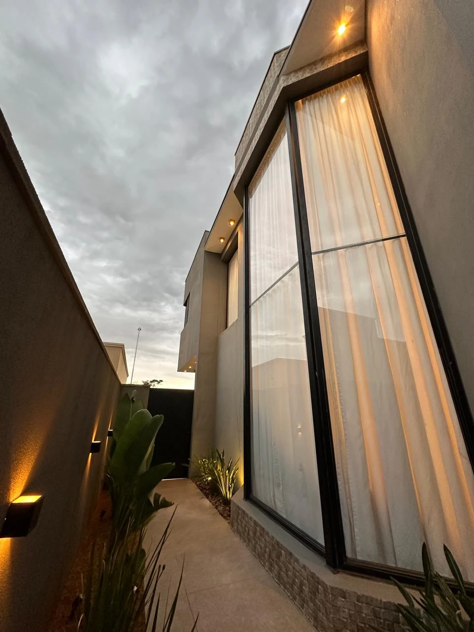 IMÓVEL ALTO PADRÃO RESIDENCIAL CASABLANCA