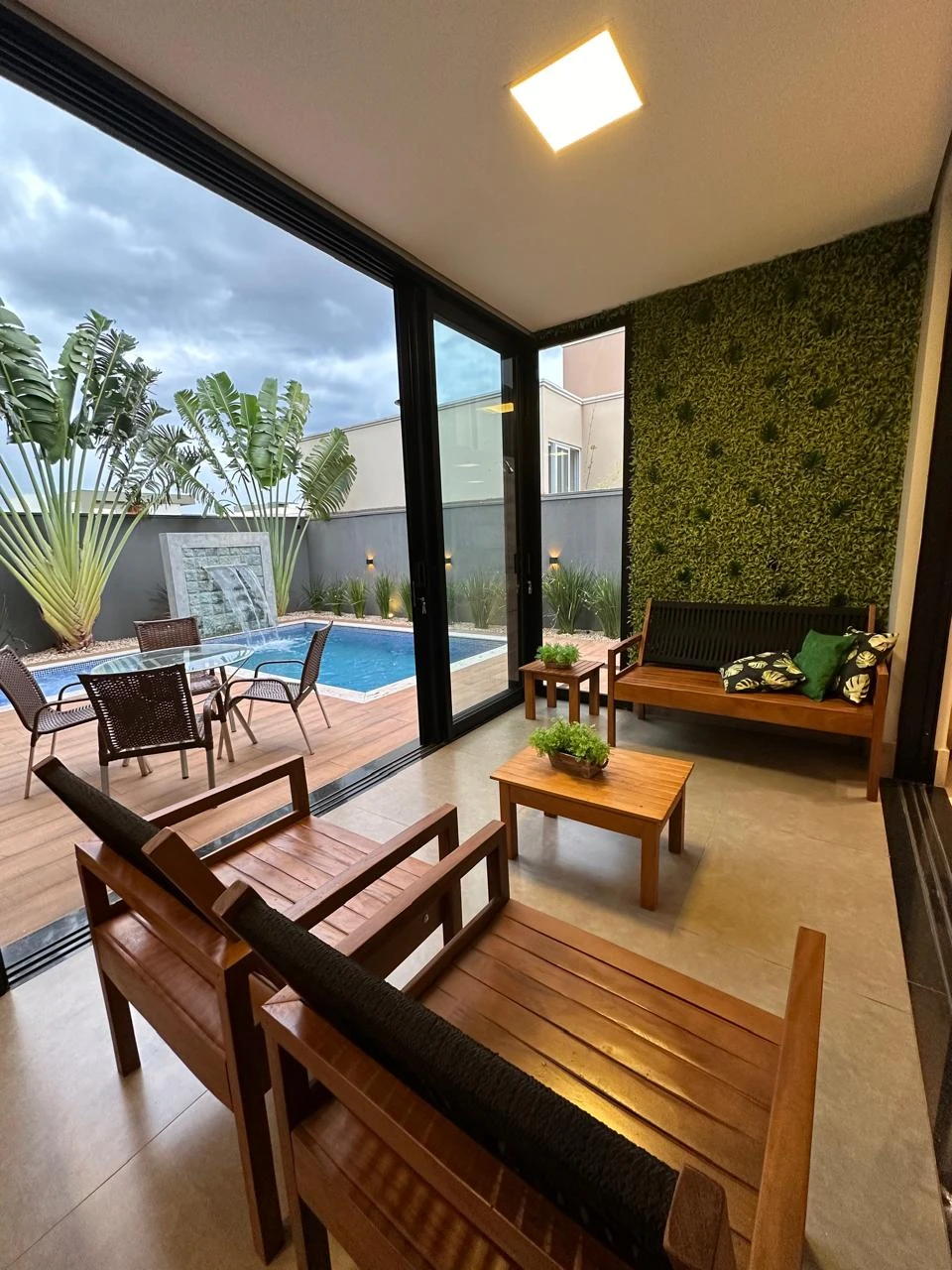 IMÓVEL ALTO PADRÃO RESIDENCIAL CASABLANCA