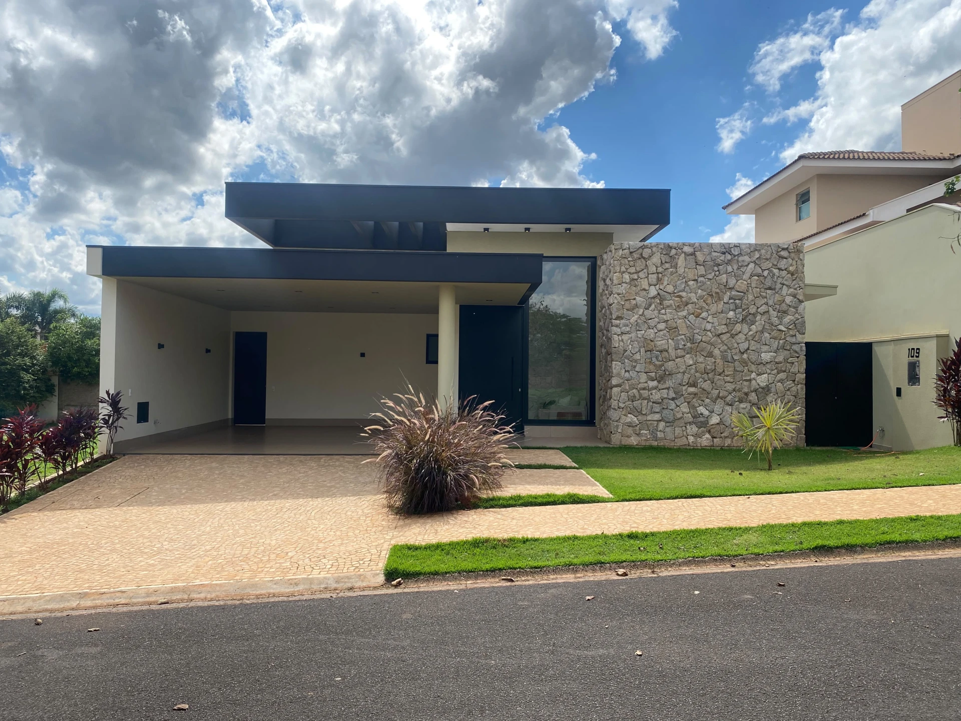 RESIDÊNCIA DE ALTO PADRÃO - RESIDENCIAL RENASCENCE